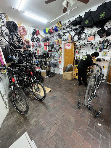 DANIELS BIKE SHOP 5 LLC. Tienda de bicicletas eléctricas in New York New York