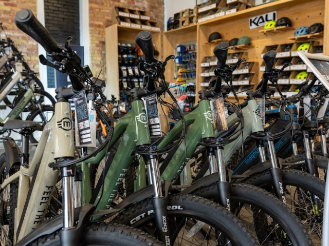 Magnum Electric Bikes, Salt Lake City
  Electric bicycle store in Salt Lake City,Utah