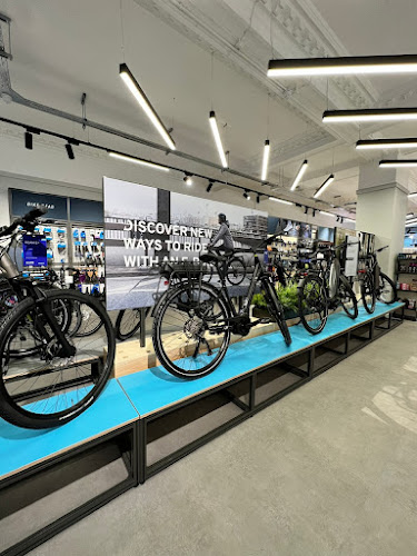 Giant Store by Edinburgh Bike Coop Bicycle store in Edinburgh