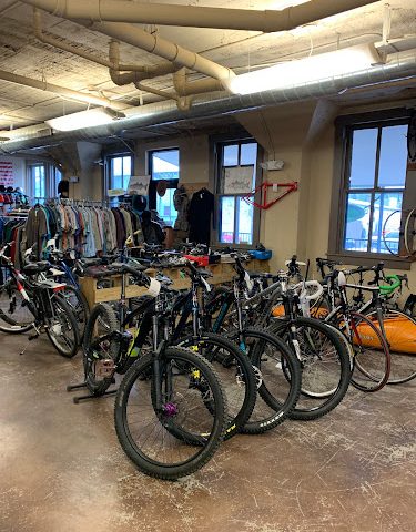 Roanoke Mountain Adventures Outdoor
  clothing and equipment shop in Roanoke,Virginia