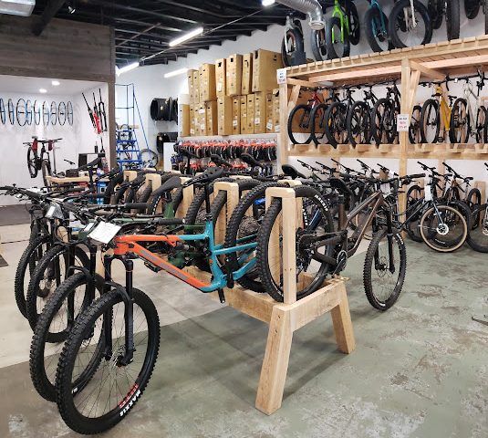 Skookum Bike & Ski Ltd Bicycle store in Salmon Arm British Columbia