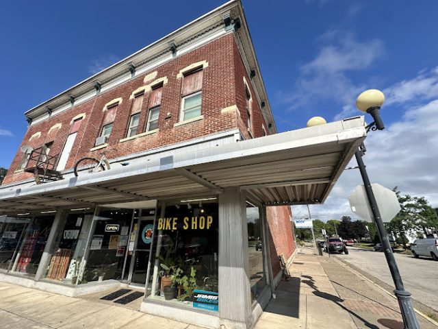 Wrench & Roll Bicycle store in La Crosse,Wisconsin