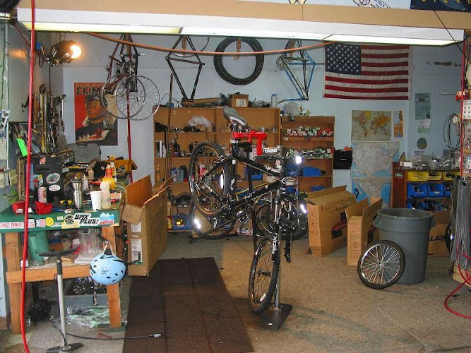 Bikes & Beyond Bicycle store in Astoria Oregon