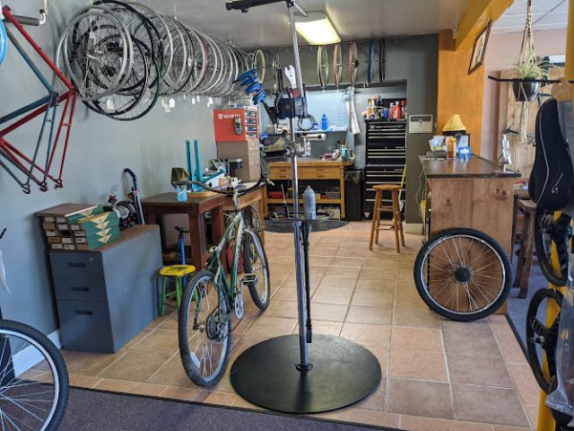 Cosmic Bicycle Shop Used bicycle shop in Melbourne,Florida