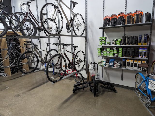 La Factorie Vélo (Vélo Garno) Magasin de réparation de vélos in Saint-Augustin-de-Desmaures Quebec