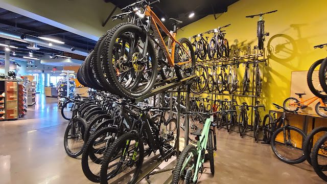 Black Mountain Bicycles Bicycle store in
  San Diego,California