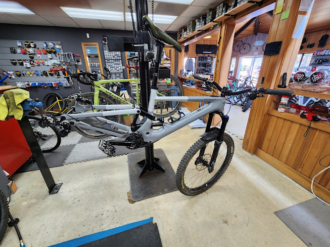 Straight Wheel Cycling Bicycle store in Half Moon Bay California