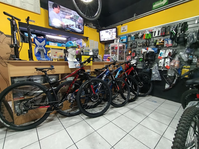 Bikes live lives rolling Tienda de bicicletas in Cuauhtémoc