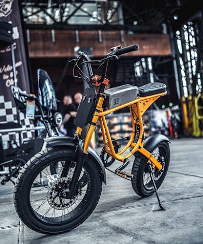 CLUB 204 - De Fatbike experts van Amsterdam & Nederland Winkel voor elektrische fietsen in Amsterdam