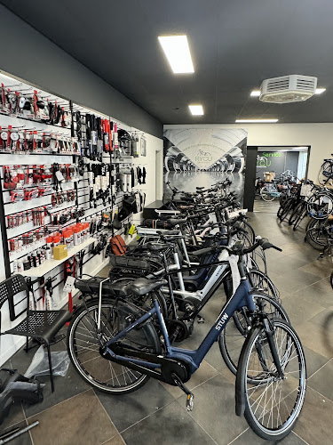 RYCU FatBike Onderhoud en reparatie E-Bikes Eindhoven   |Verkoop & Reparatie | Fietsenwinkel RycuTweewielers Sklep z rowerami elektrycznymi in Eindhoven