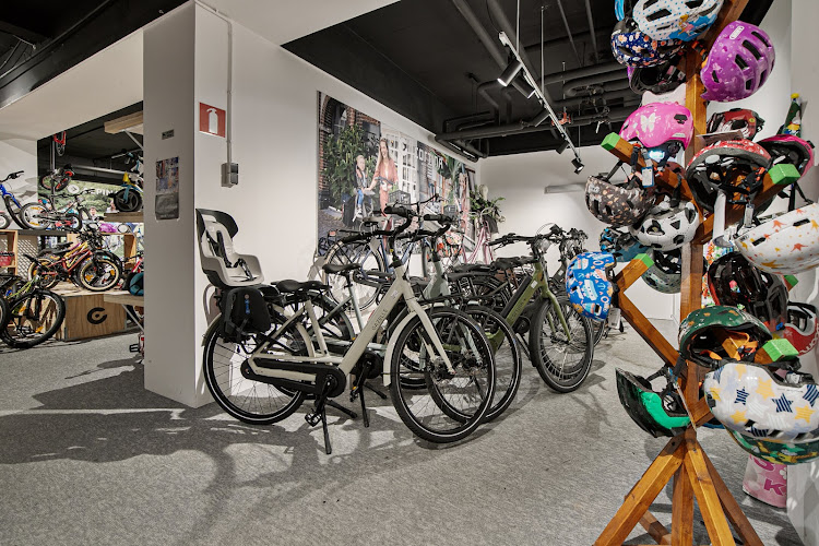 Total Cycling Bike Van Hulst Fietsenwinkel in Oegstgeest